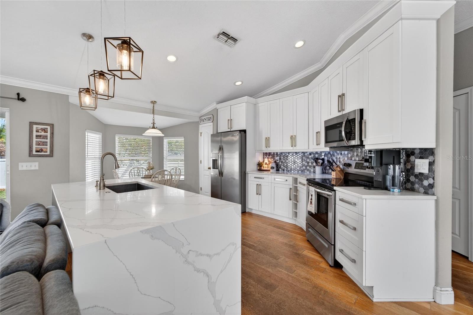 1730 CANOE DR, LUTZ, FL, 33559