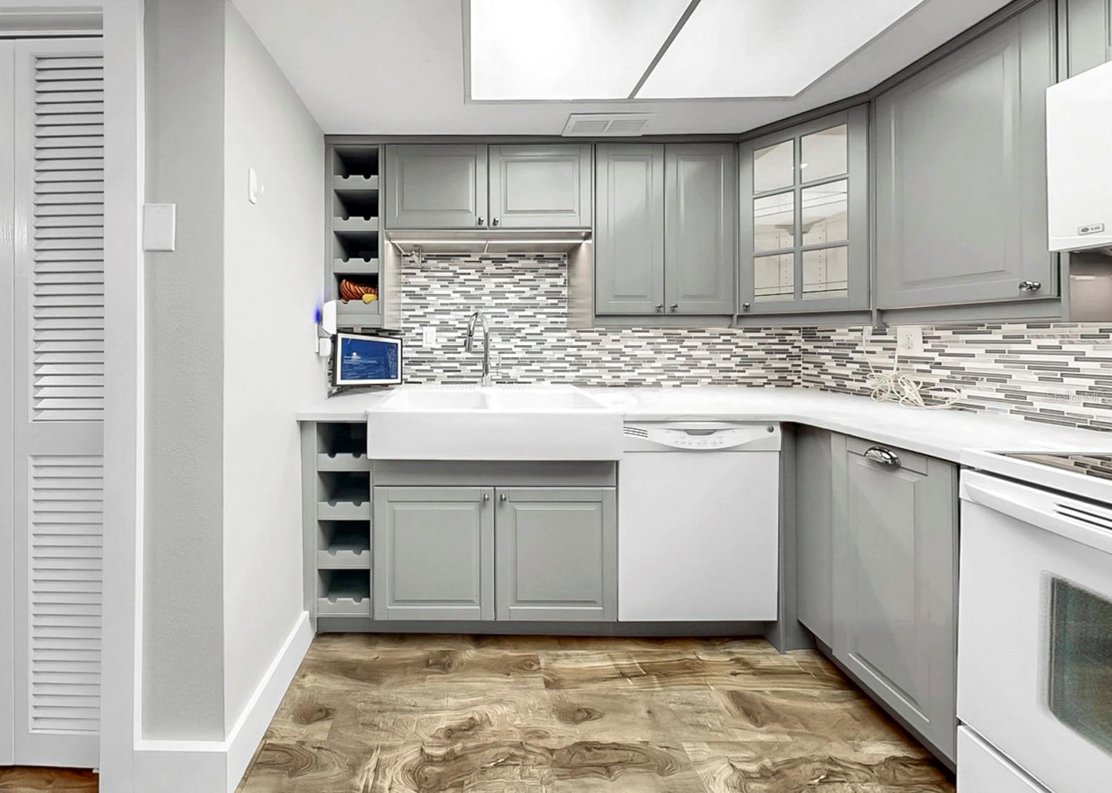 6504 SURFSIDE BLVD #4, APOLLO BEACH, FL, 33572