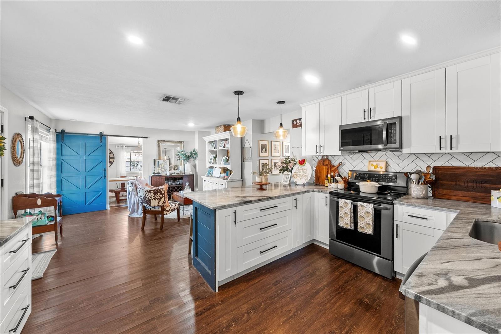 3702 W TYSON AVE, TAMPA, FL, 33611