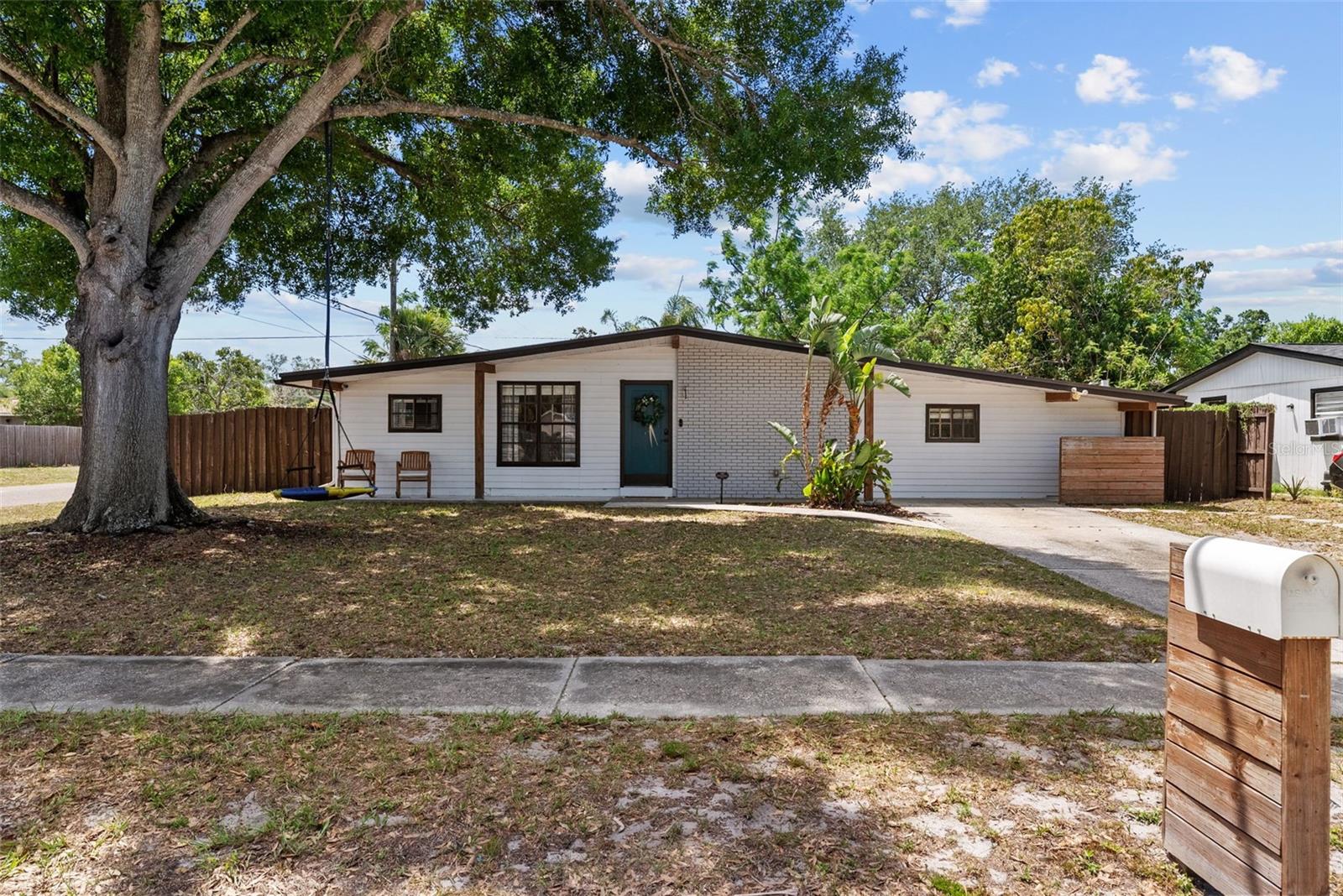 3702 W TYSON AVE, TAMPA, FL, 33611