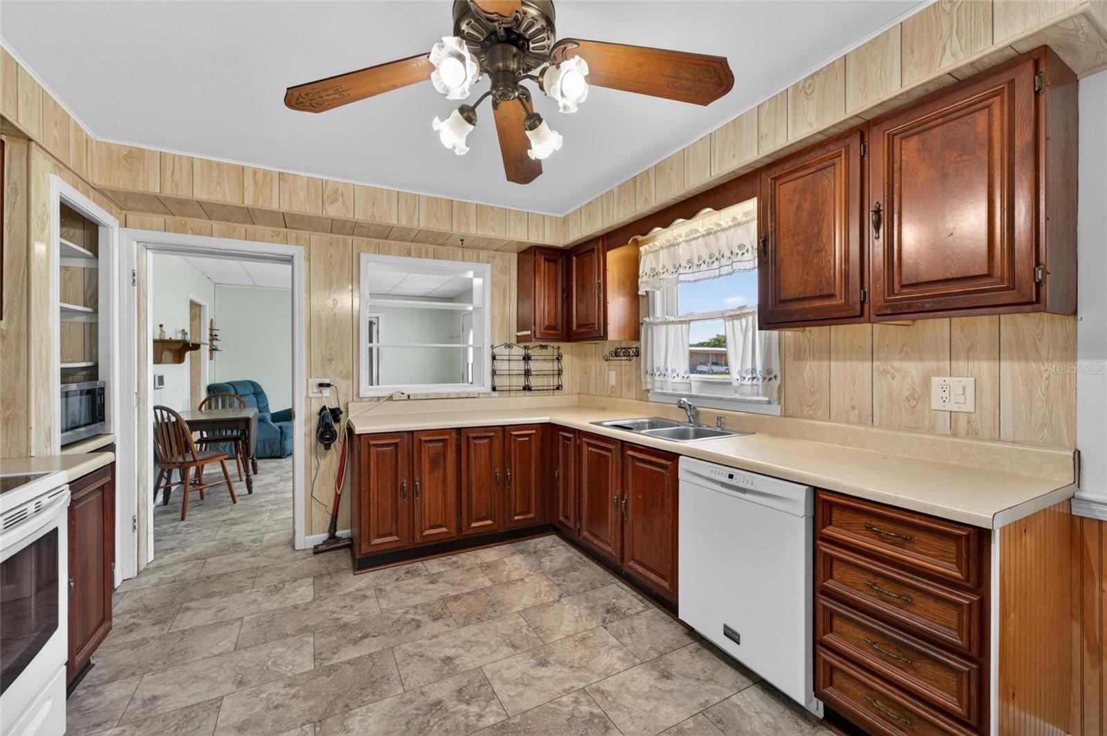 39407 ROCKFORD AVE, ZEPHYRHILLS, FL, 33542