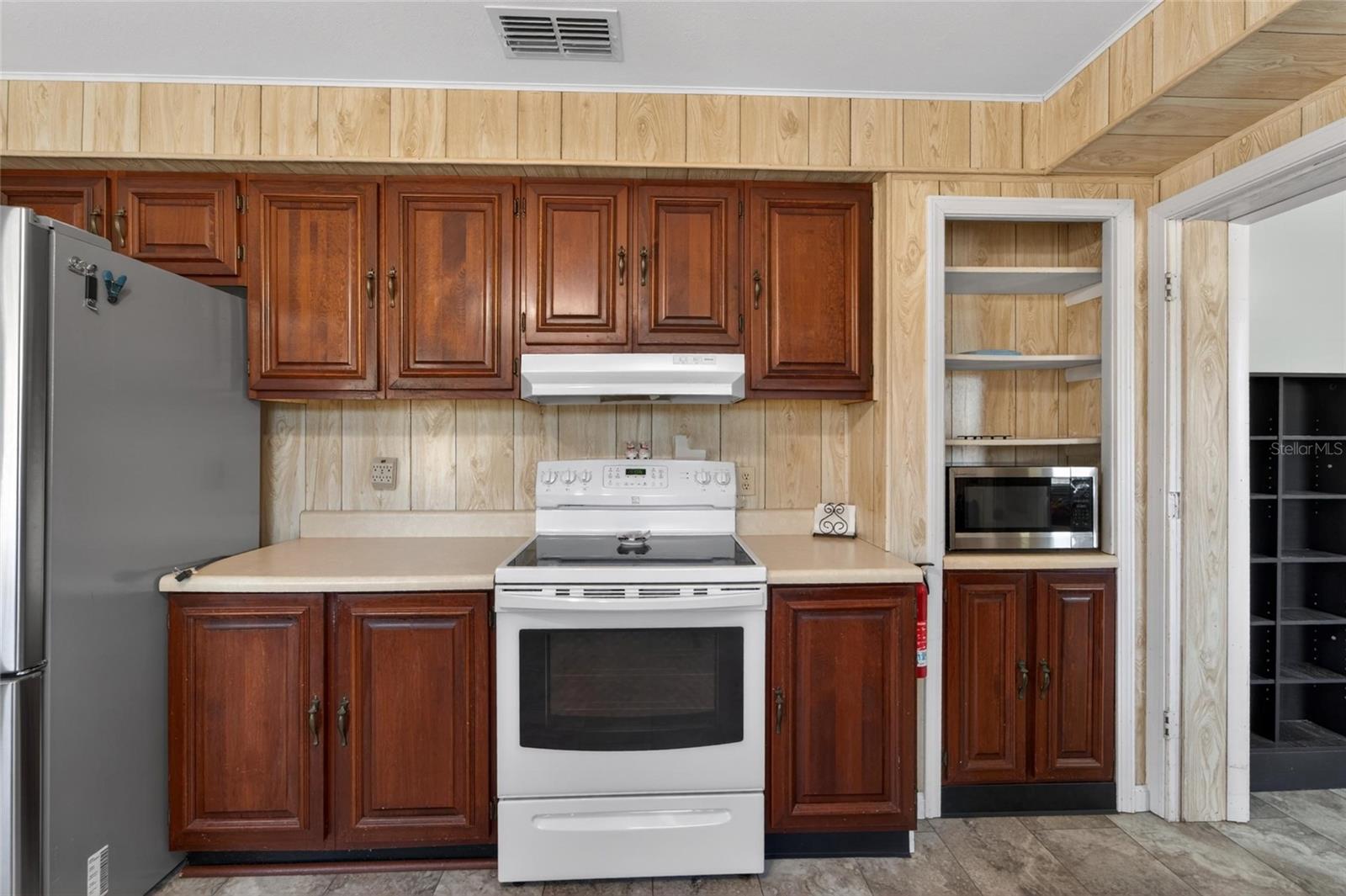 39407 ROCKFORD AVE, ZEPHYRHILLS, FL, 33542