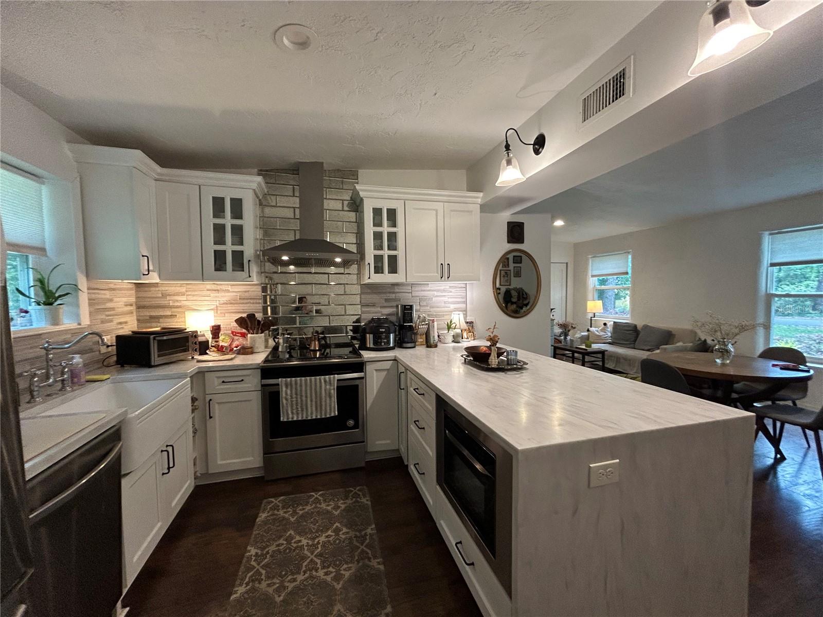 816 NE 9TH AVE, GAINESVILLE, FL, 32601