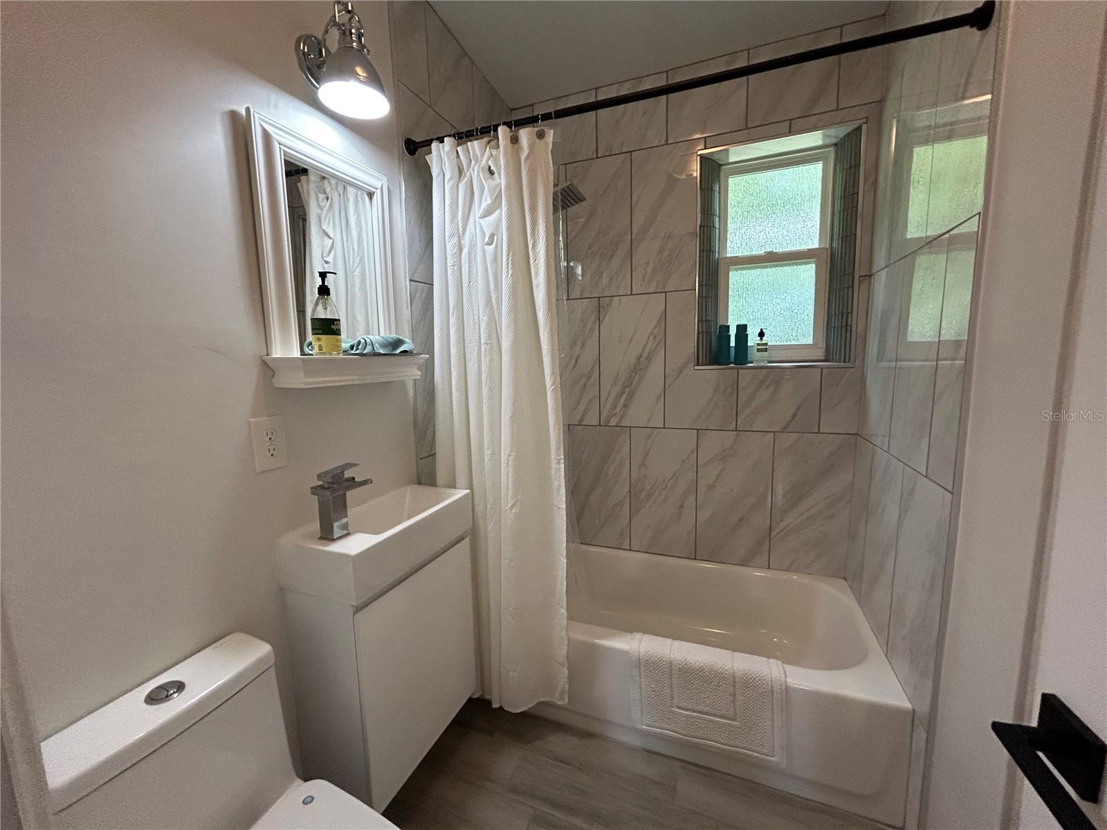 816 NE 9TH AVE, GAINESVILLE, FL, 32601