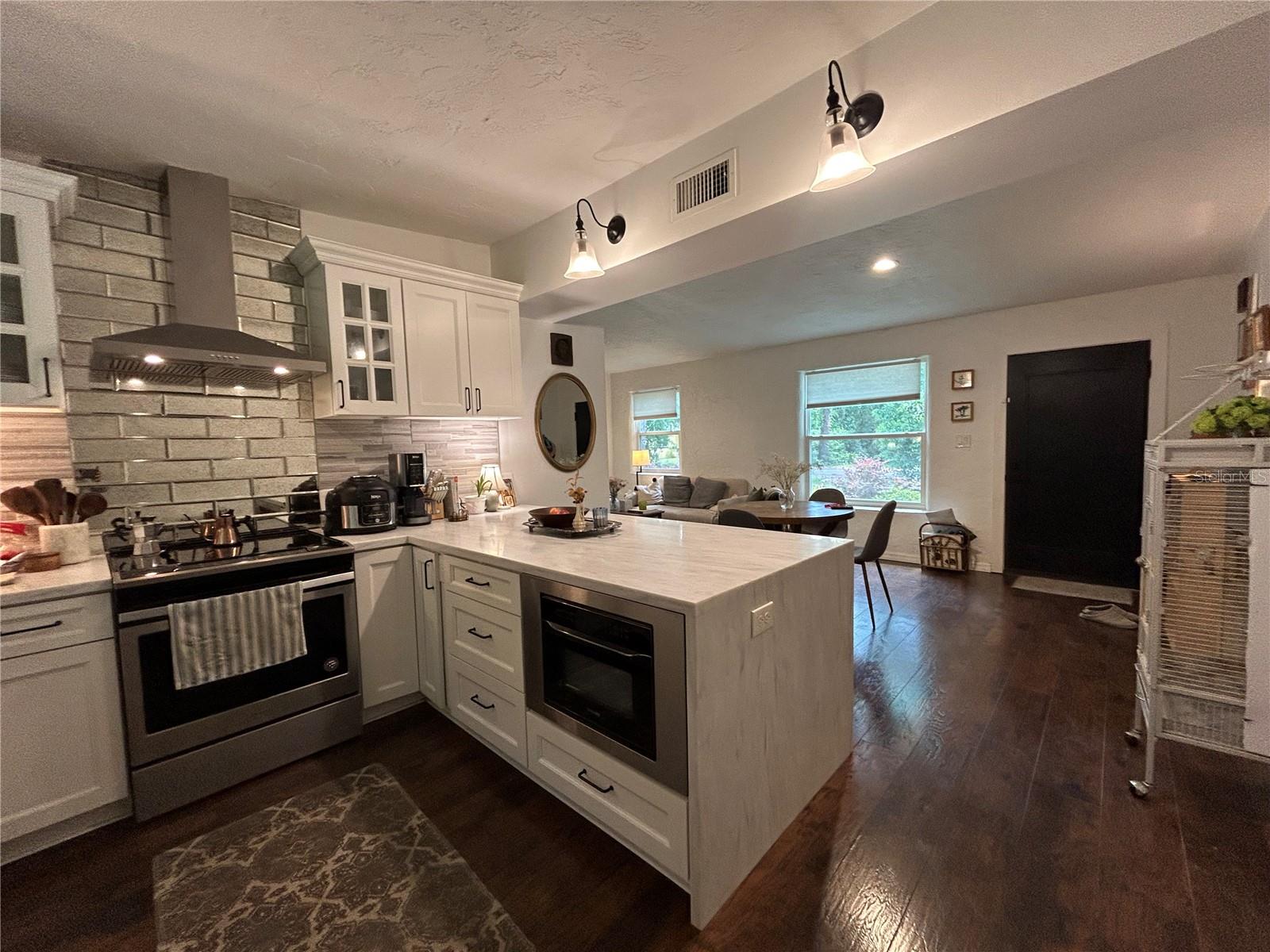 816 NE 9TH AVE, GAINESVILLE, FL, 32601