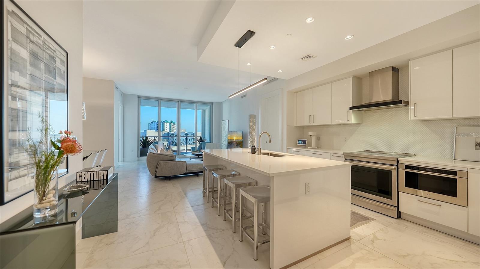 111 S PINEAPPLE AVE #1013, SARASOTA, FL, 34236