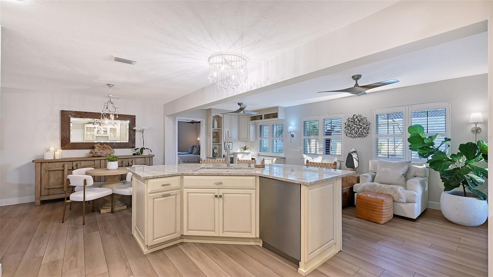 7137 WESTMORELAND DR, SARASOTA, FL, 34243