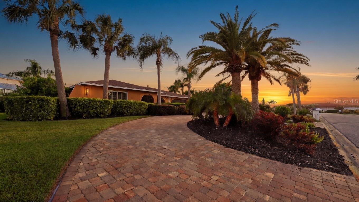 7137 WESTMORELAND DR, SARASOTA, FL, 34243