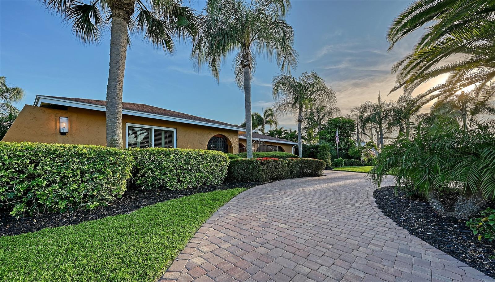 7137 WESTMORELAND DR, SARASOTA, FL, 34243