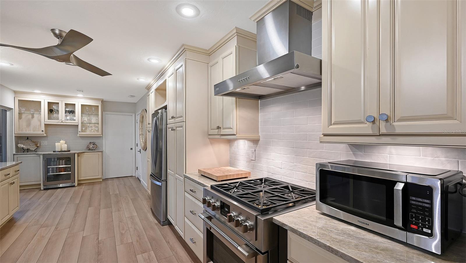 7137 WESTMORELAND DR, SARASOTA, FL, 34243