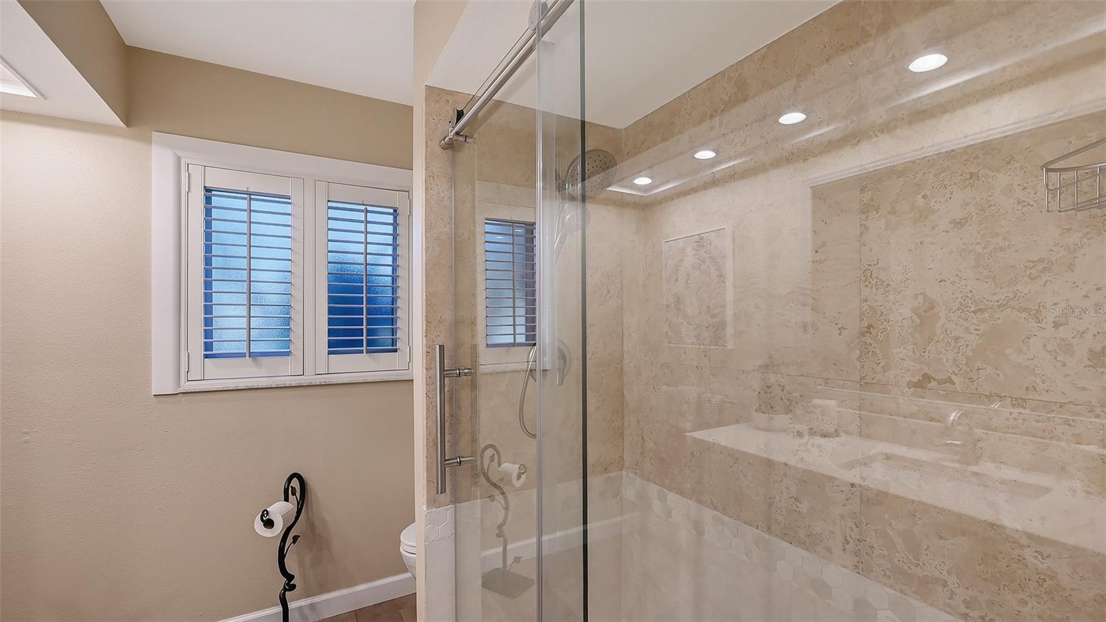 7137 WESTMORELAND DR, SARASOTA, FL, 34243