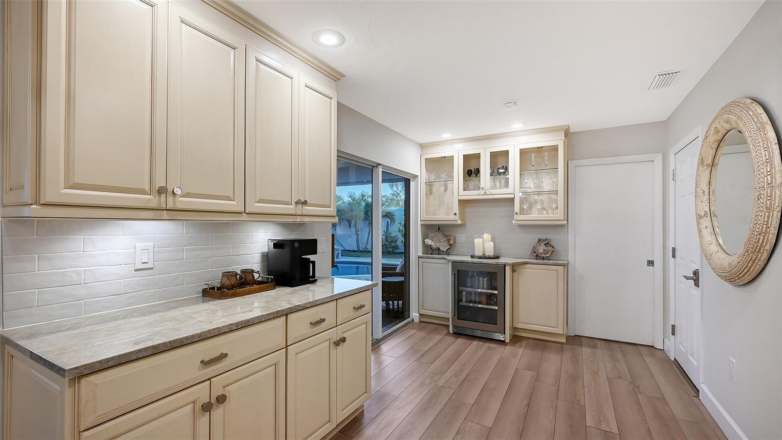 7137 WESTMORELAND DR, SARASOTA, FL, 34243