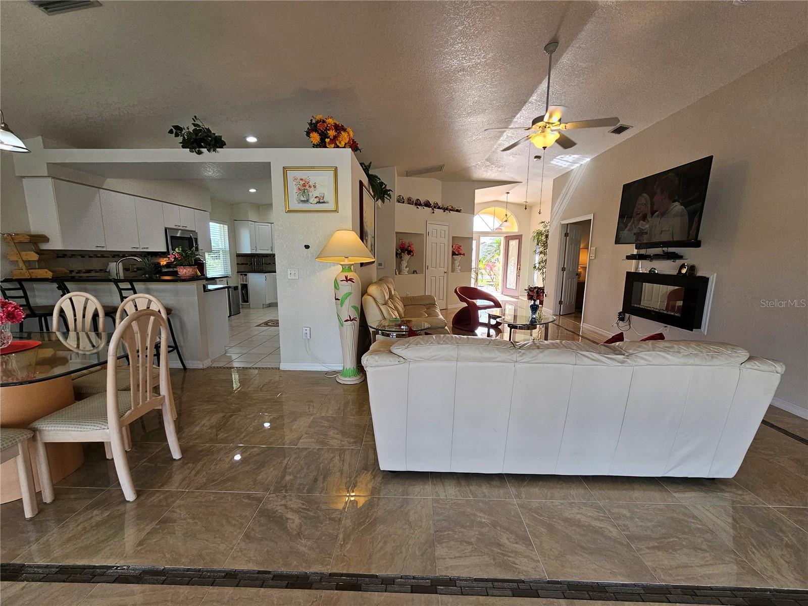 114 ALBATROSS RD, ROTONDA WEST, FL, 33947