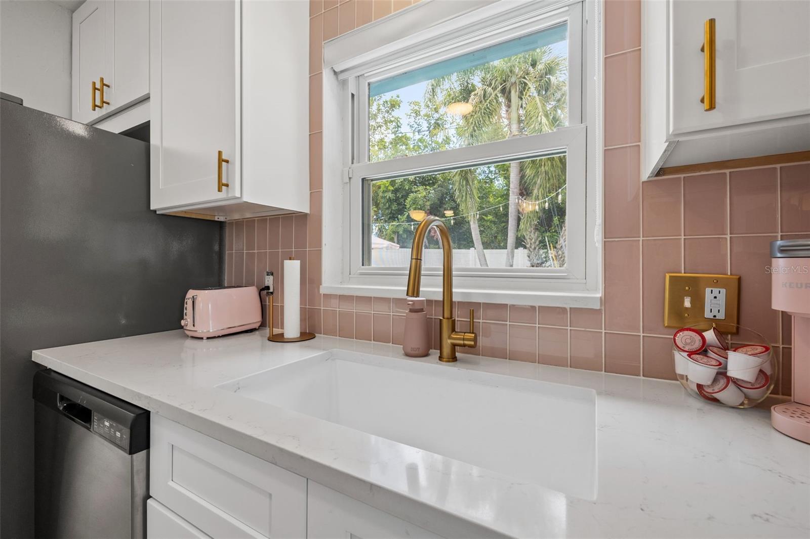 3755 BEACH DR SE, ST PETERSBURG, FL, 33705