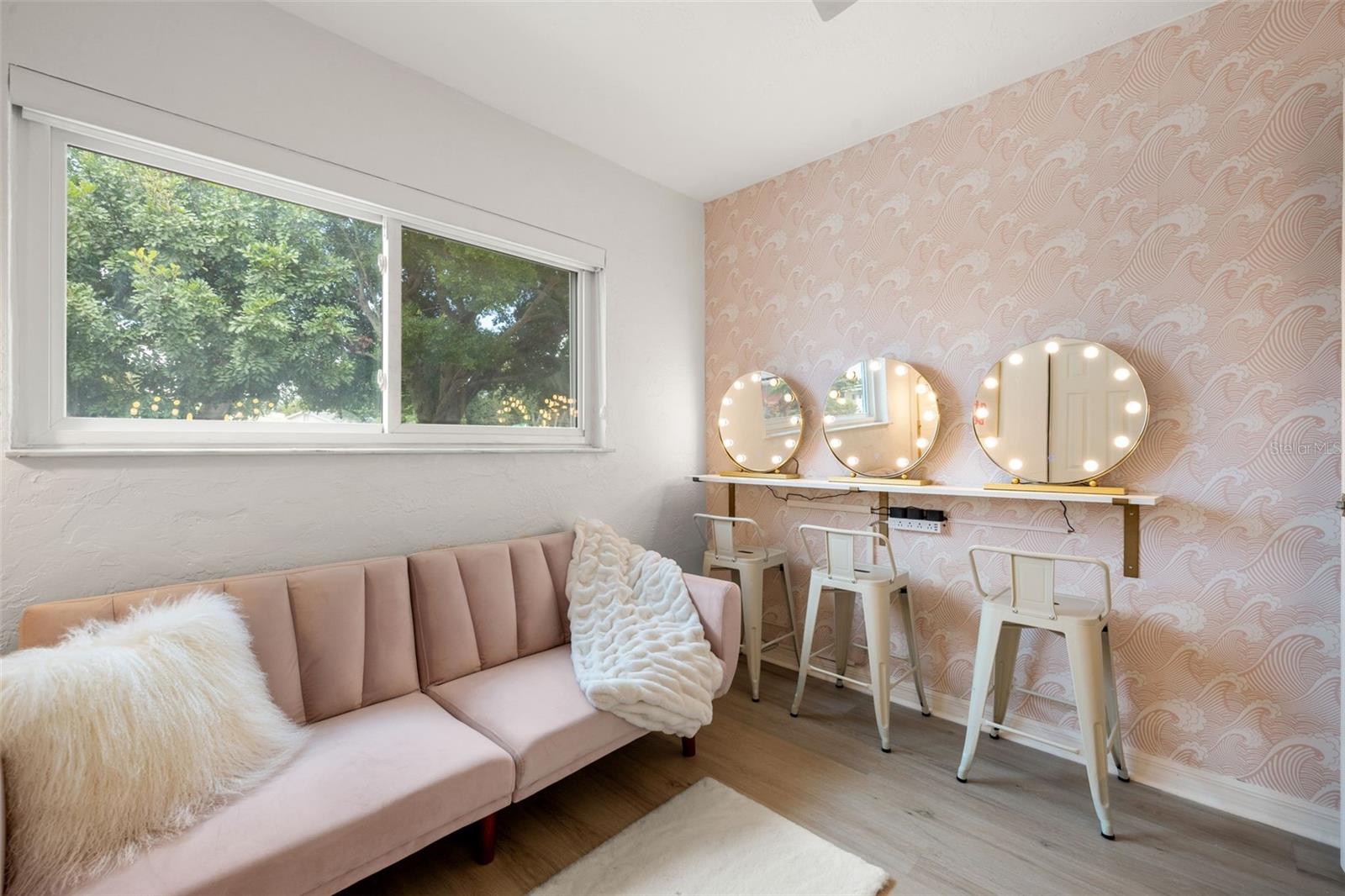 3755 BEACH DR SE, ST PETERSBURG, FL, 33705