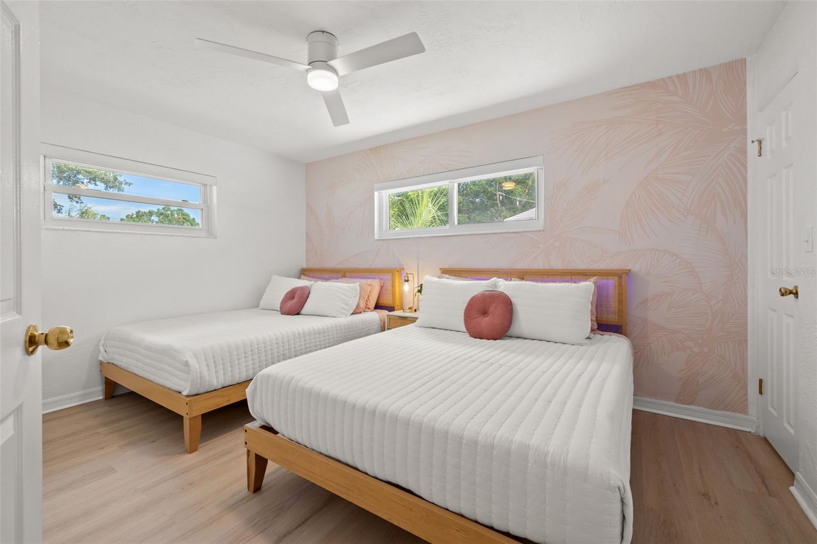 3755 BEACH DR SE, ST PETERSBURG, FL, 33705