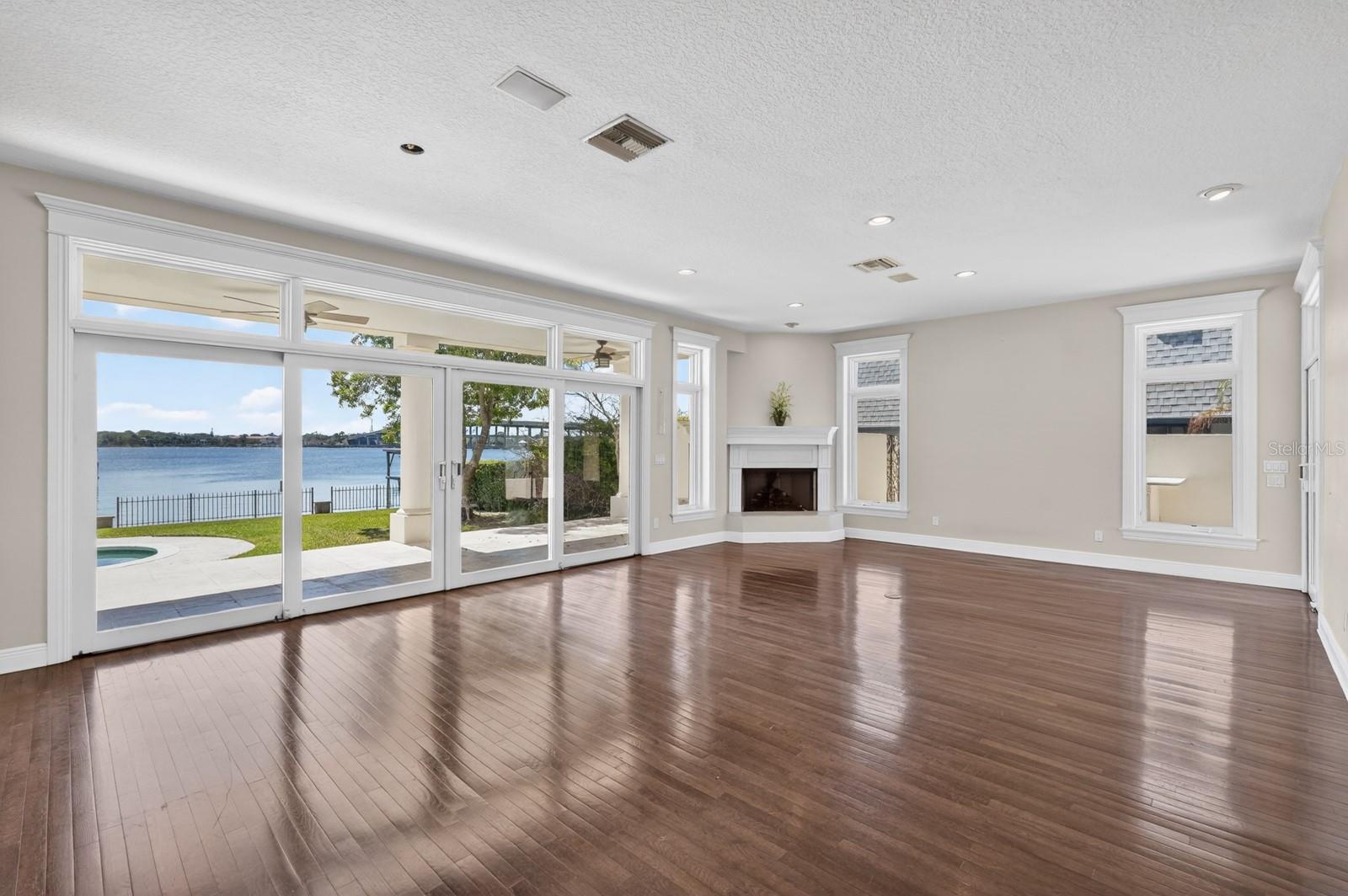 70 RIVERSIDE DR, ORMOND BEACH, FL, 32176