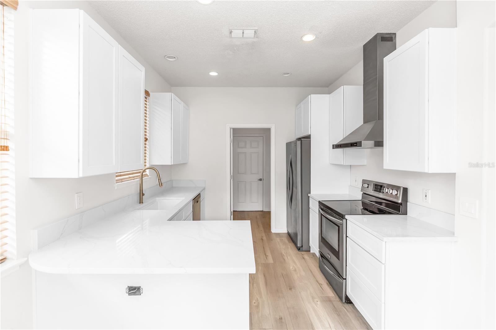 1016 LAKE BISCAYNE WAY, ORLANDO, FL, 32824