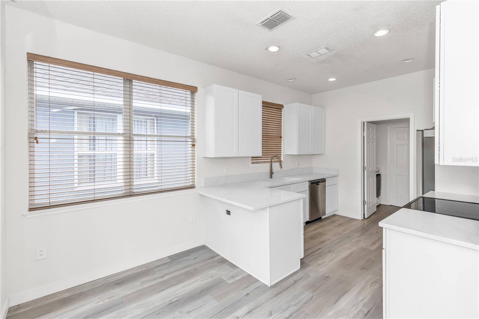 1016 LAKE BISCAYNE WAY, ORLANDO, FL, 32824