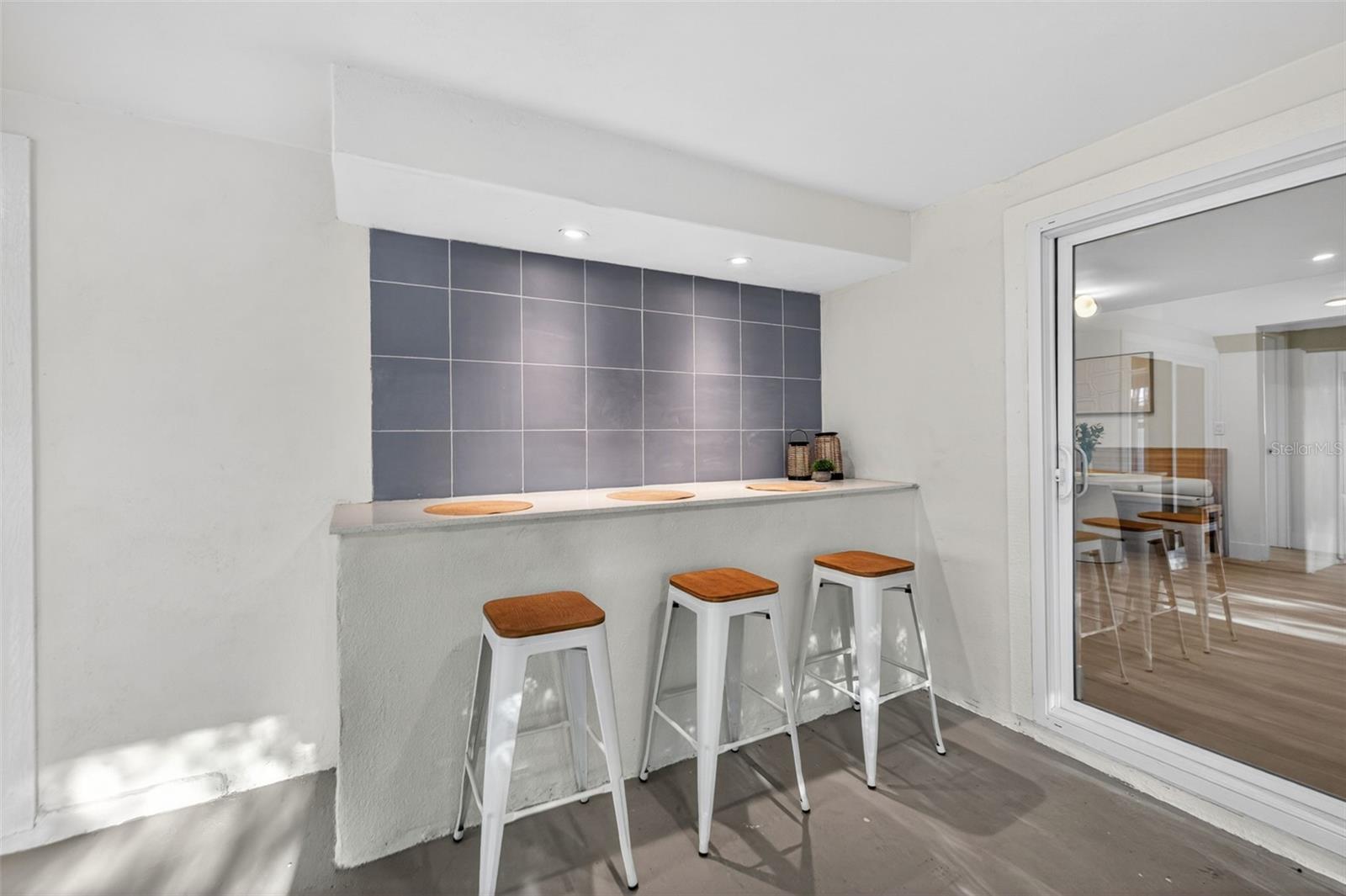 6649 PINELLAS POINT DR S, ST PETERSBURG, FL, 33712