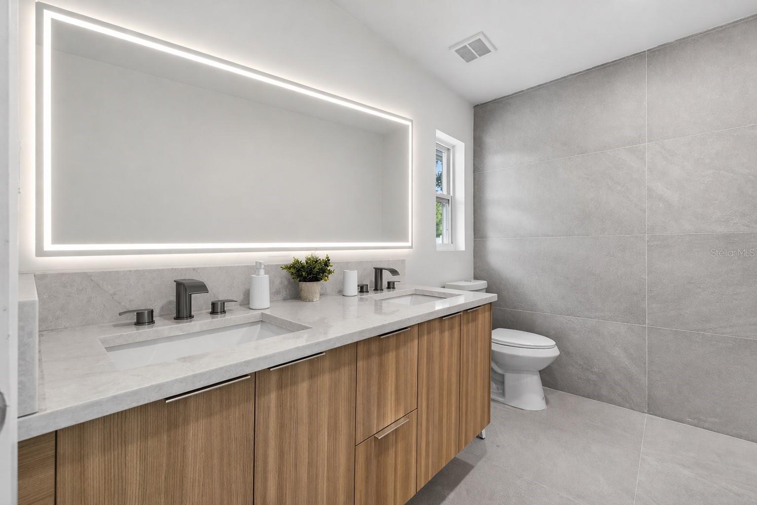 6649 PINELLAS POINT DR S, ST PETERSBURG, FL, 33712