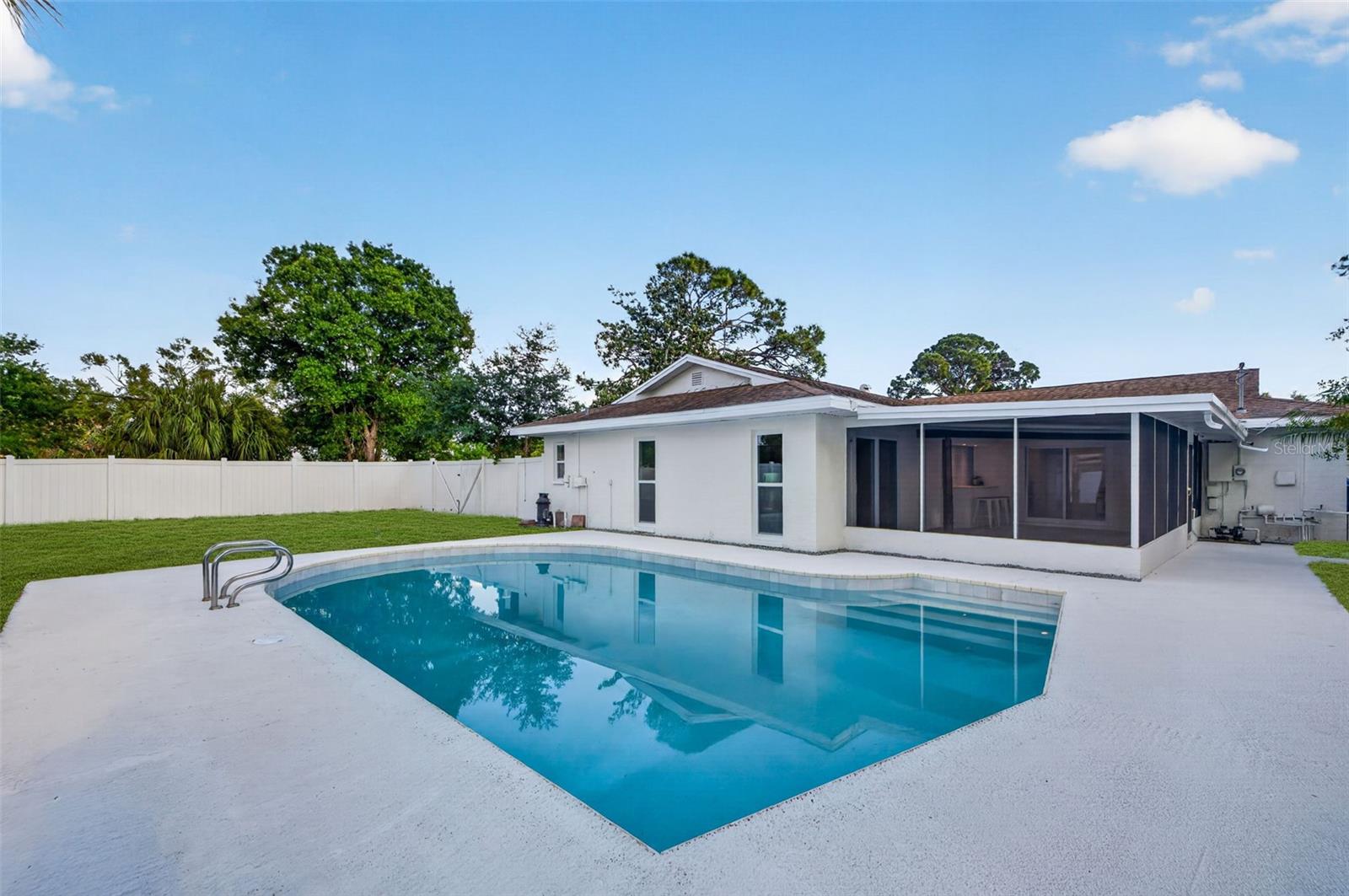 6649 PINELLAS POINT DR S, ST PETERSBURG, FL, 33712