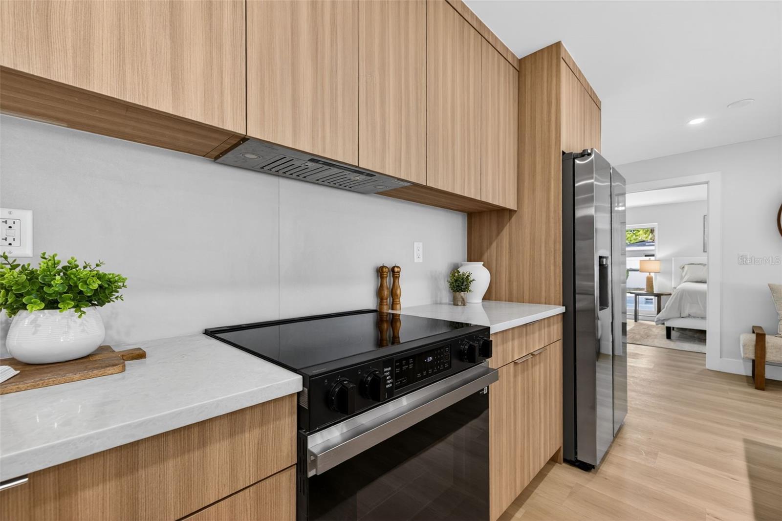 6649 PINELLAS POINT DR S, ST PETERSBURG, FL, 33712