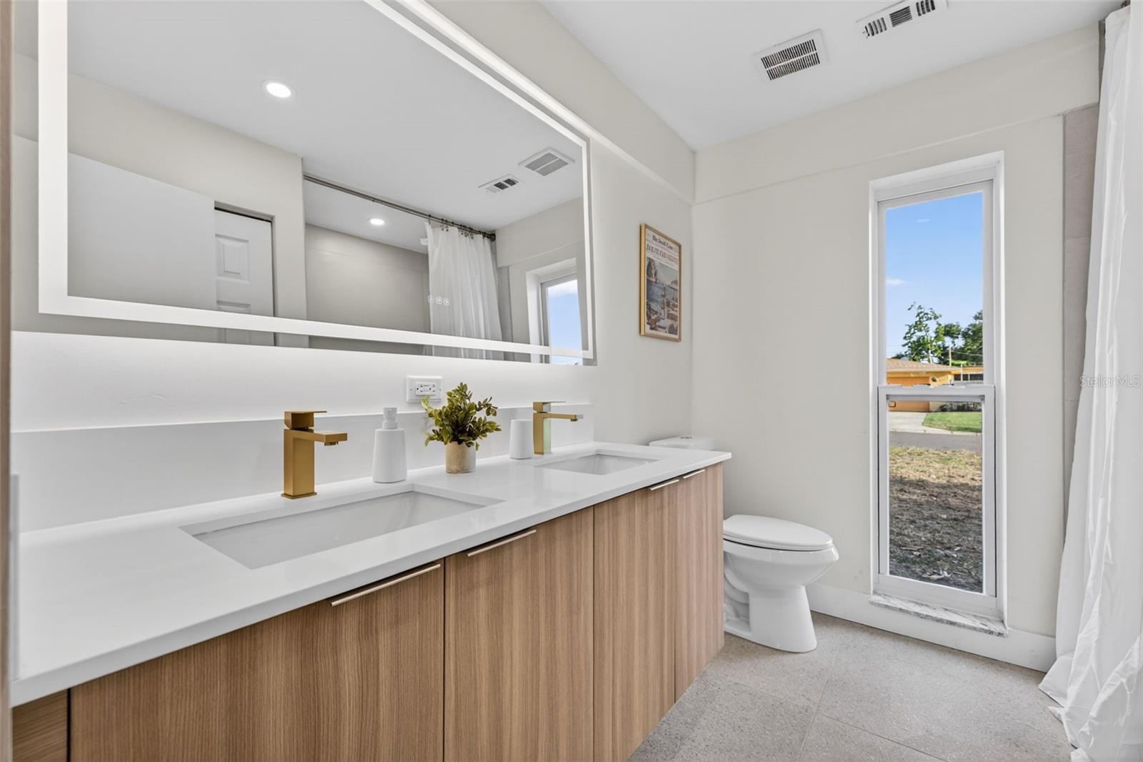 6649 PINELLAS POINT DR S, ST PETERSBURG, FL, 33712