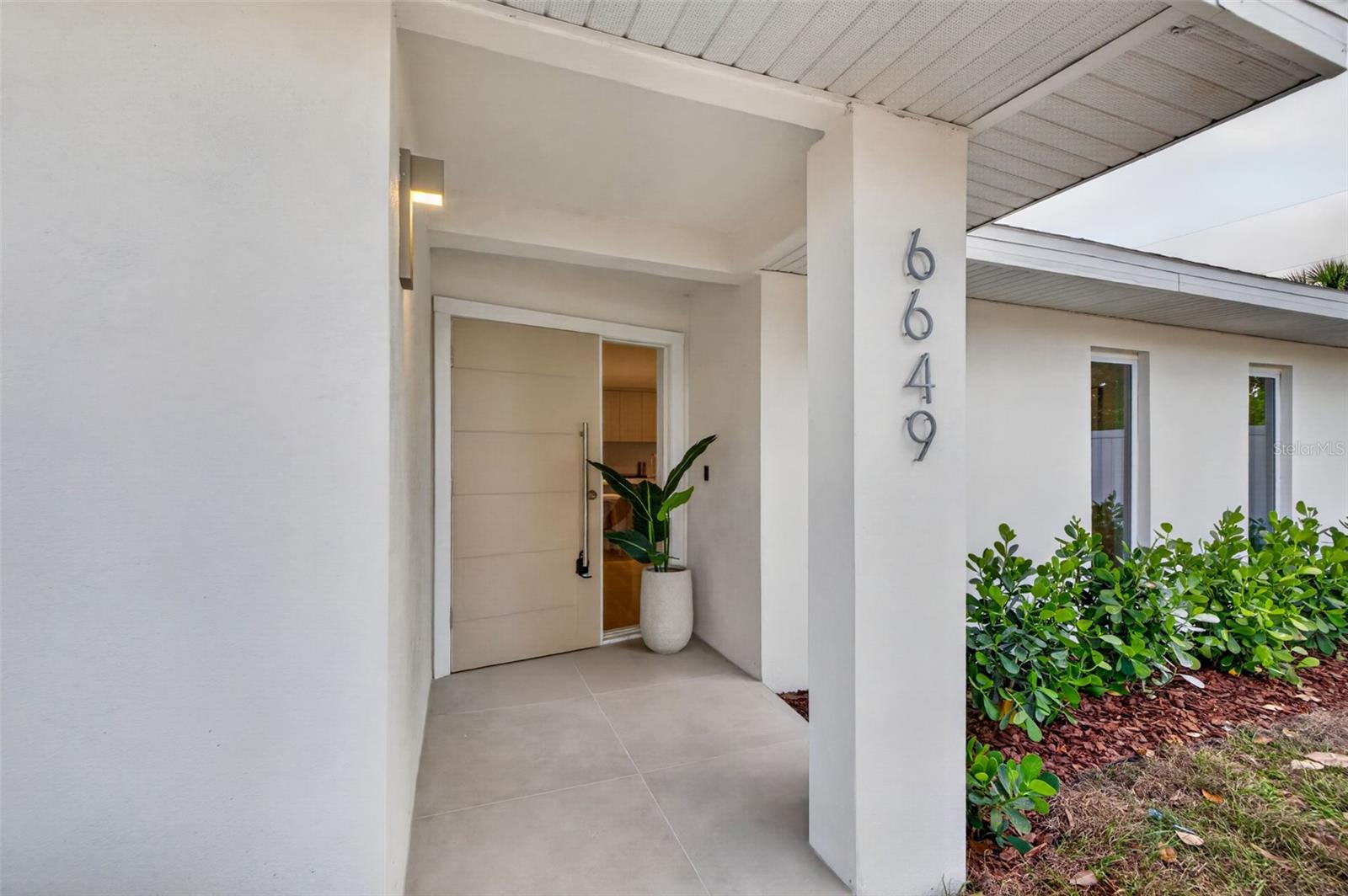 6649 PINELLAS POINT DR S, ST PETERSBURG, FL, 33712