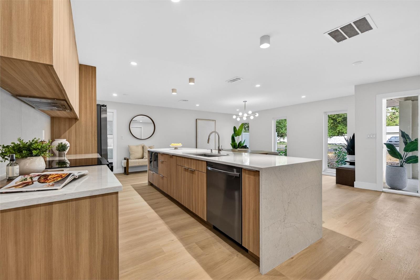 6649 PINELLAS POINT DR S, ST PETERSBURG, FL, 33712