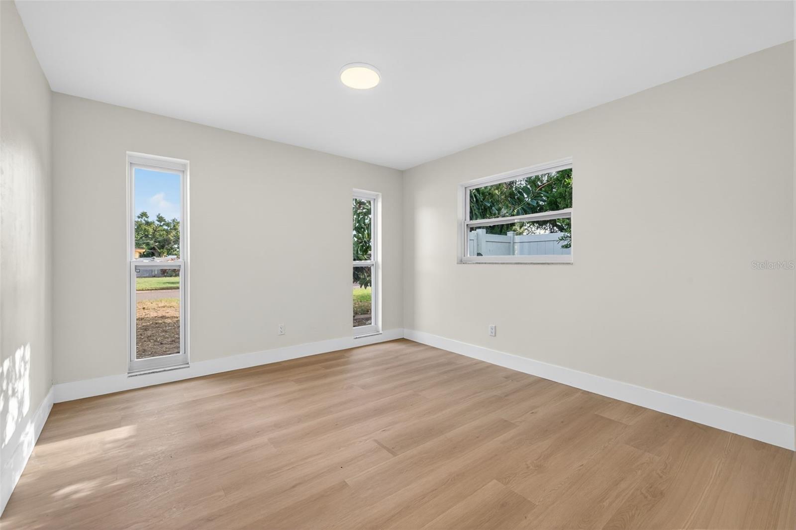 6649 PINELLAS POINT DR S, ST PETERSBURG, FL, 33712