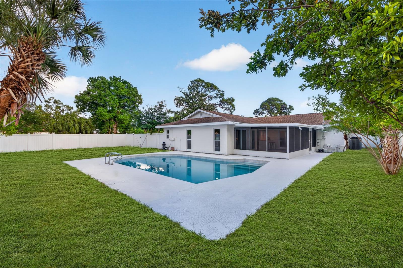 6649 PINELLAS POINT DR S, ST PETERSBURG, FL, 33712