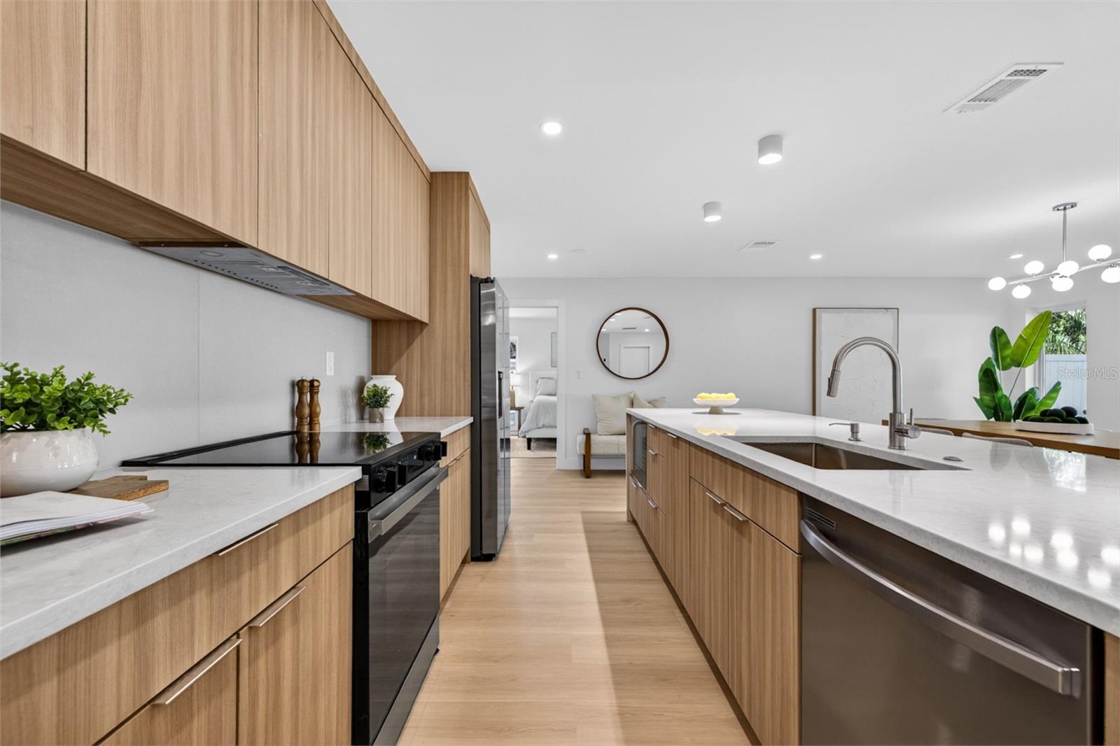 6649 PINELLAS POINT DR S, ST PETERSBURG, FL, 33712