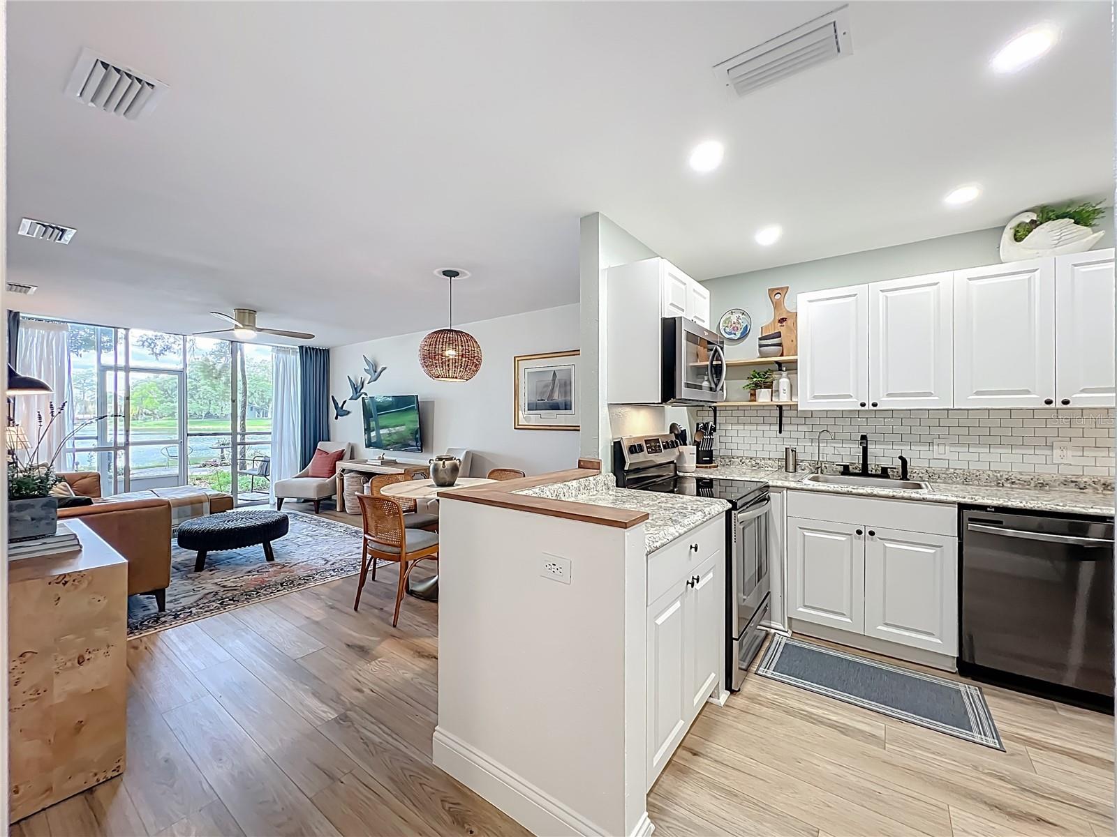 1100 DELANEY AVE #F106, ORLANDO, FL, 32806