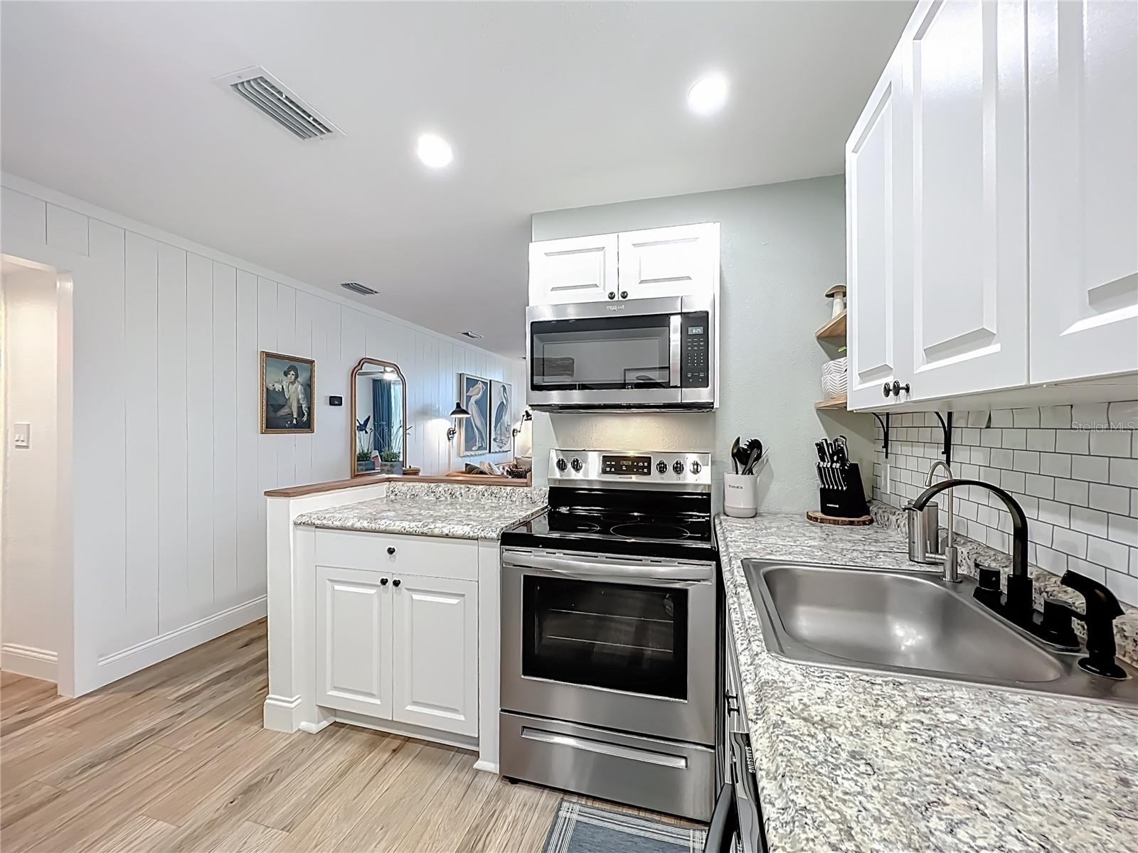 1100 DELANEY AVE #F106, ORLANDO, FL, 32806