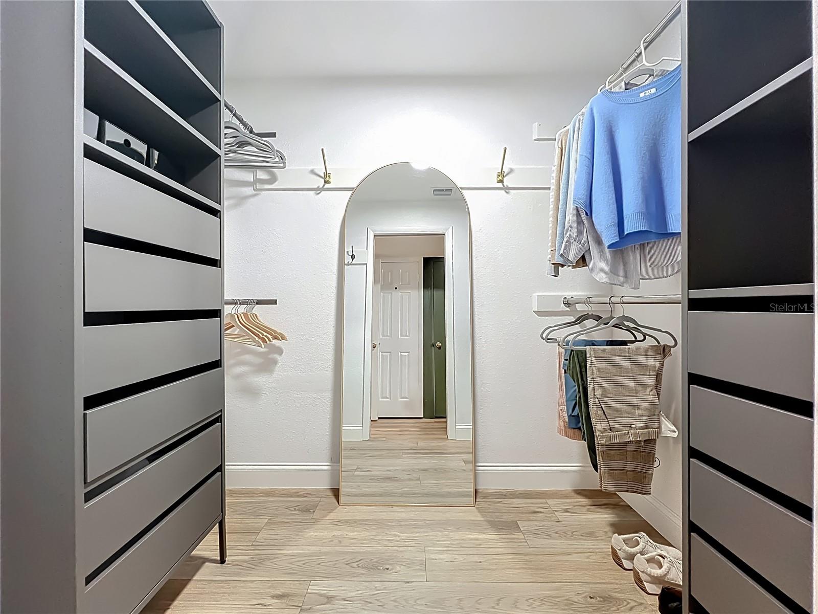 1100 DELANEY AVE #F106, ORLANDO, FL, 32806