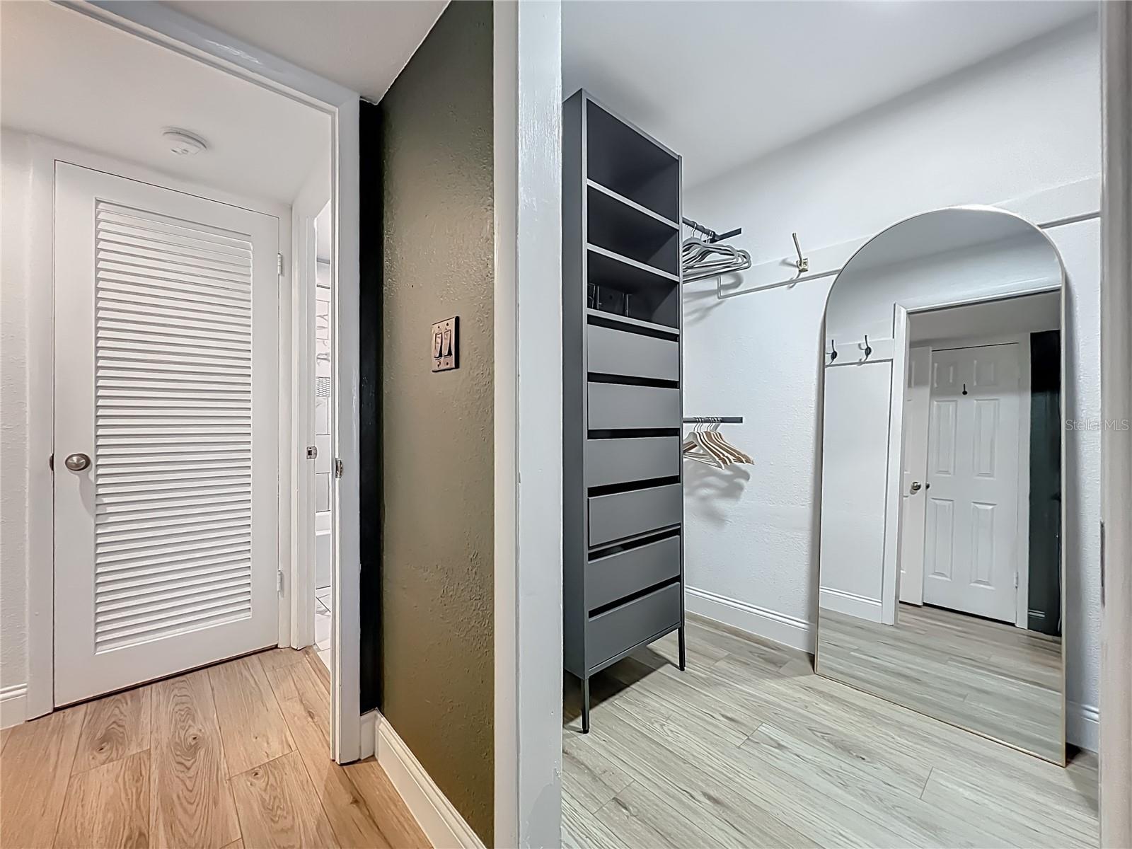 1100 DELANEY AVE #F106, ORLANDO, FL, 32806