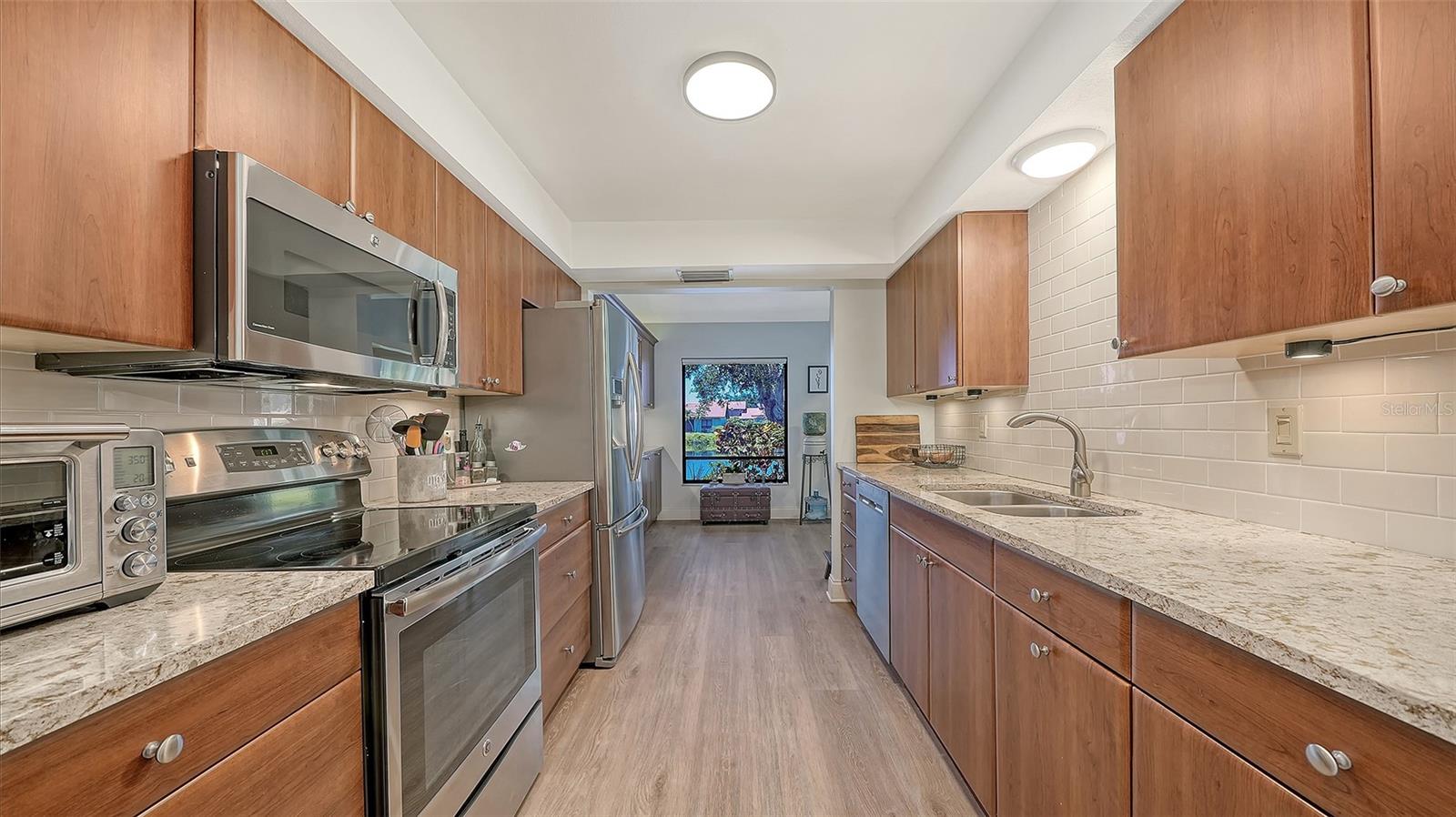 6048 WILSHIRE BLVD #2, SARASOTA, FL, 34238