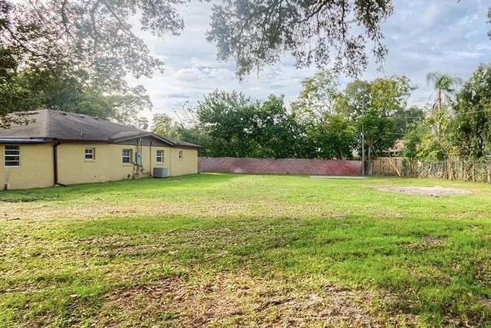 1 S AURORA DR, APOPKA, FL, 32703