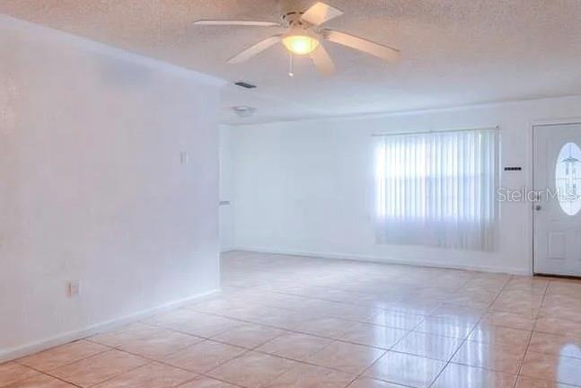 1 S AURORA DR, APOPKA, FL, 32703