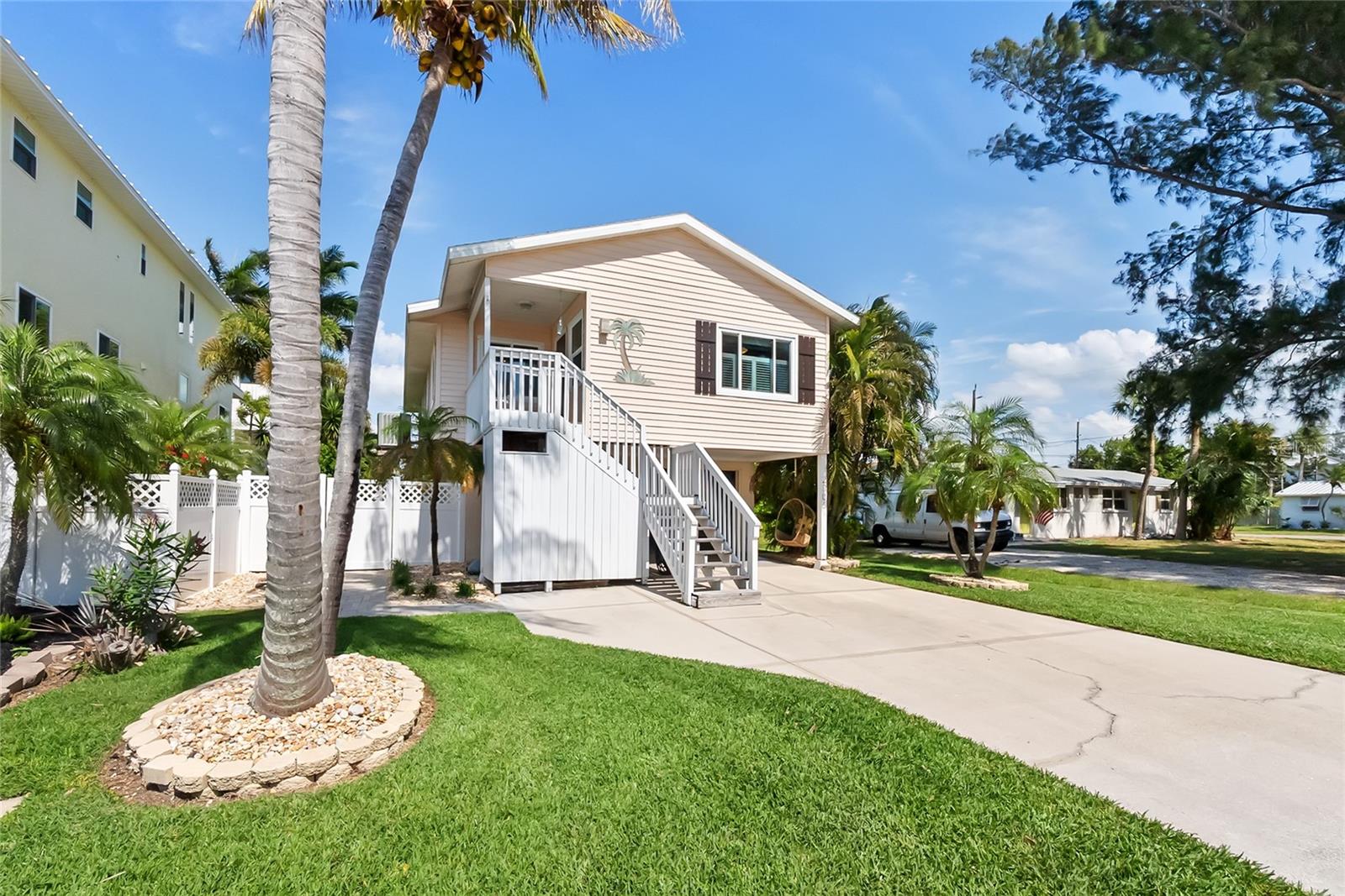 2905 AVENUE C, HOLMES BEACH, FL, 34217