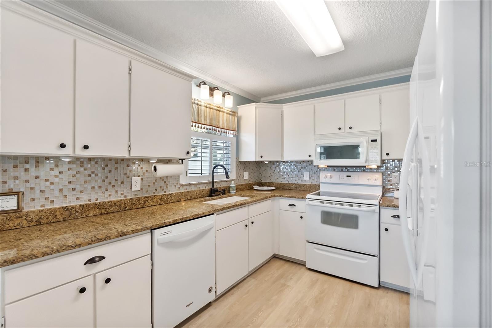 2905 AVENUE C, HOLMES BEACH, FL, 34217