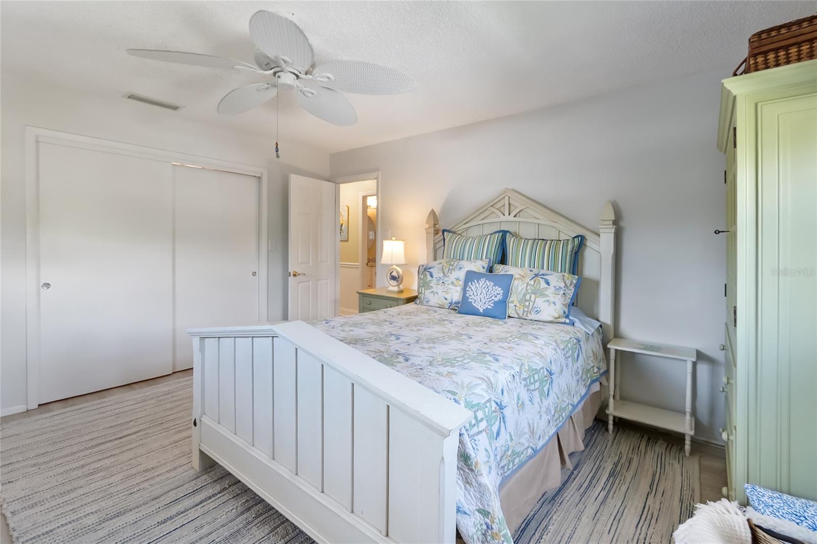 2905 AVENUE C, HOLMES BEACH, FL, 34217