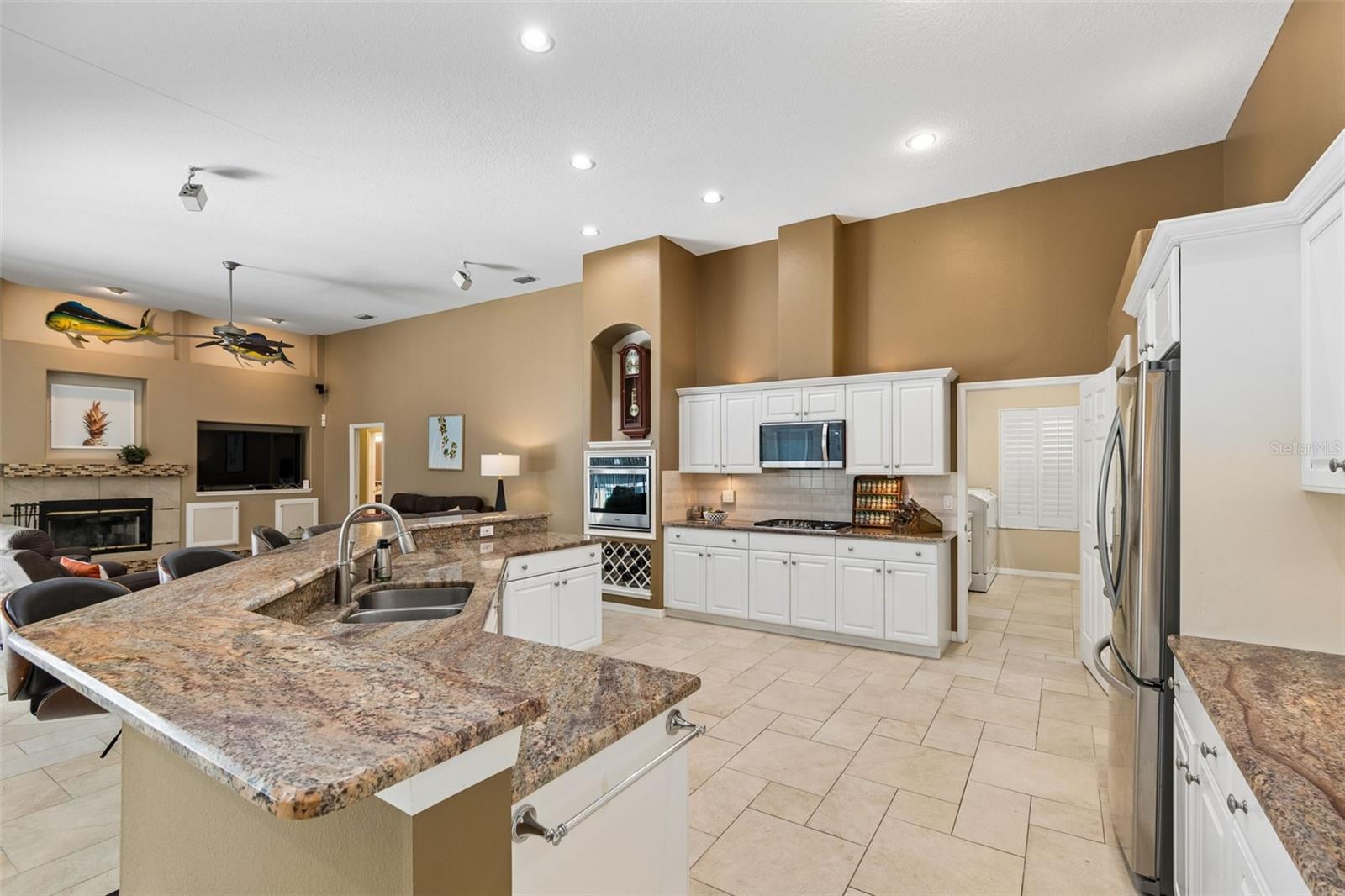 19108 CENTRE ROSE BLVD, LUTZ, FL, 33558