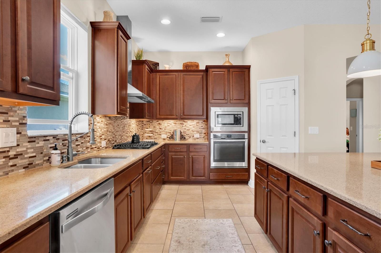 1212 LOREA LN, BRANDON, FL, 33511