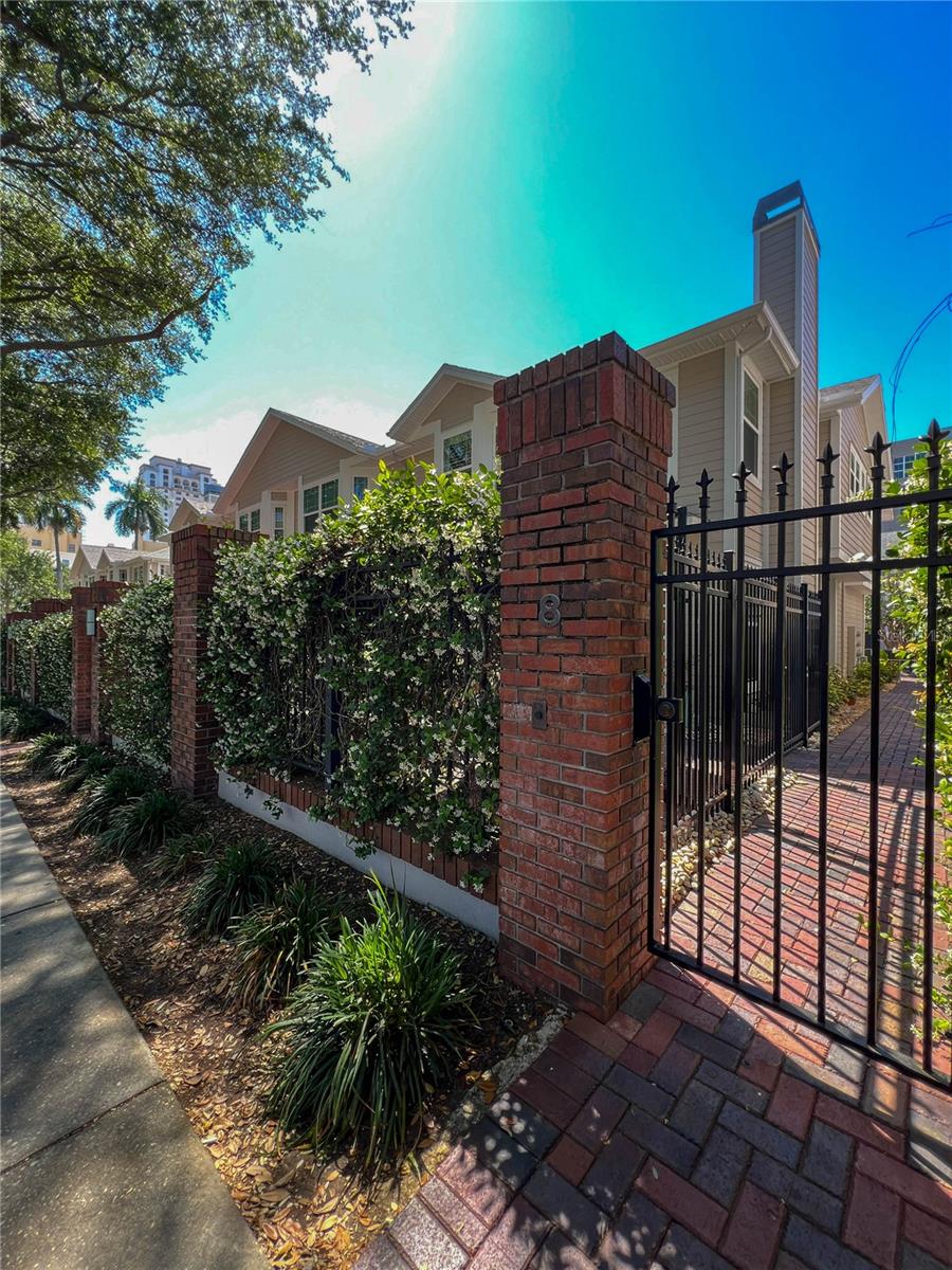 350 2ND ST N #8, ST PETERSBURG, FL, 33701