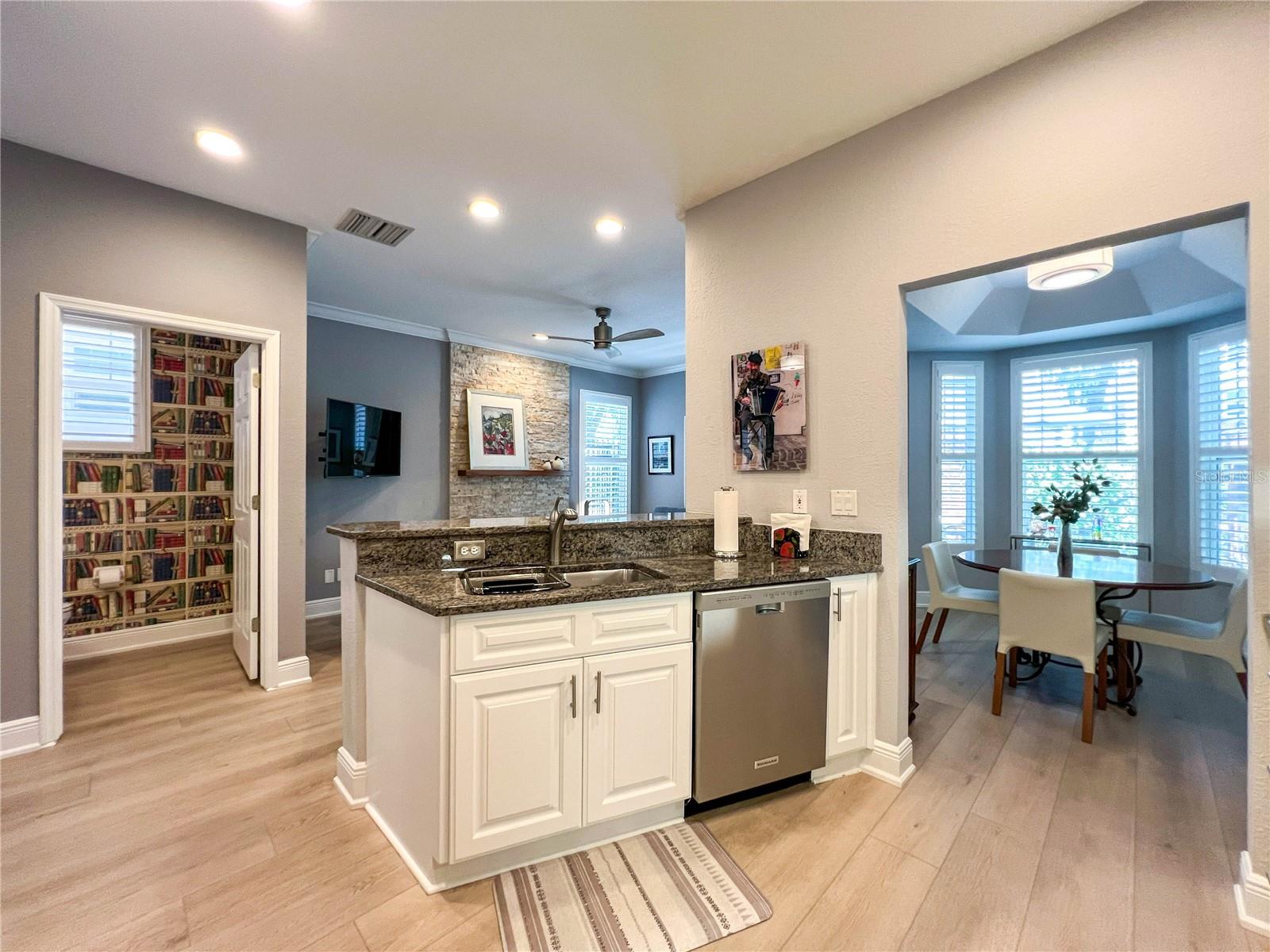 350 2ND ST N #8, ST PETERSBURG, FL, 33701