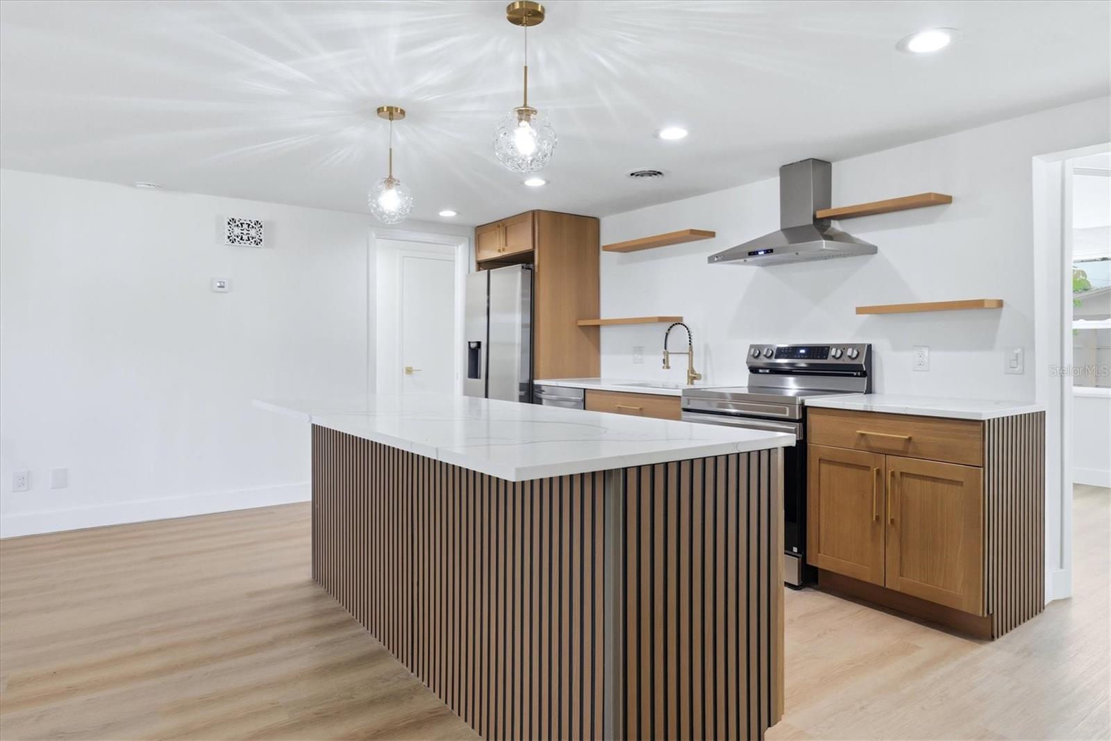 761 S VENICE BLVD, VENICE, FL, 34293