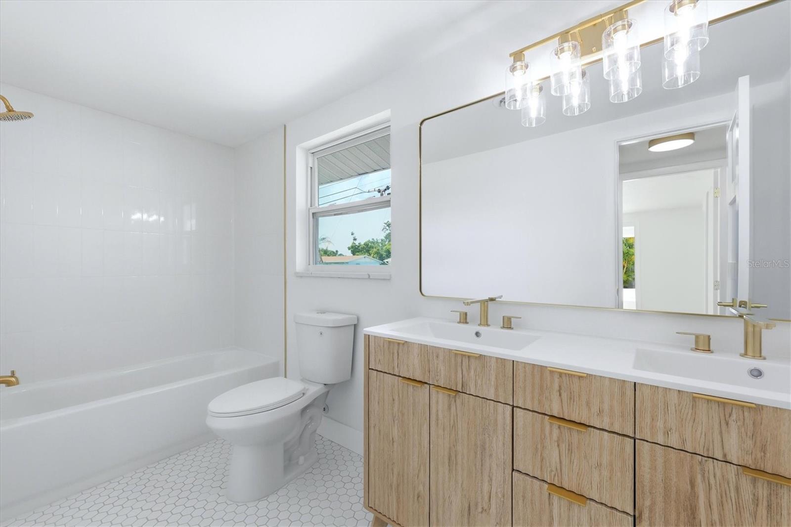 761 S VENICE BLVD, VENICE, FL, 34293