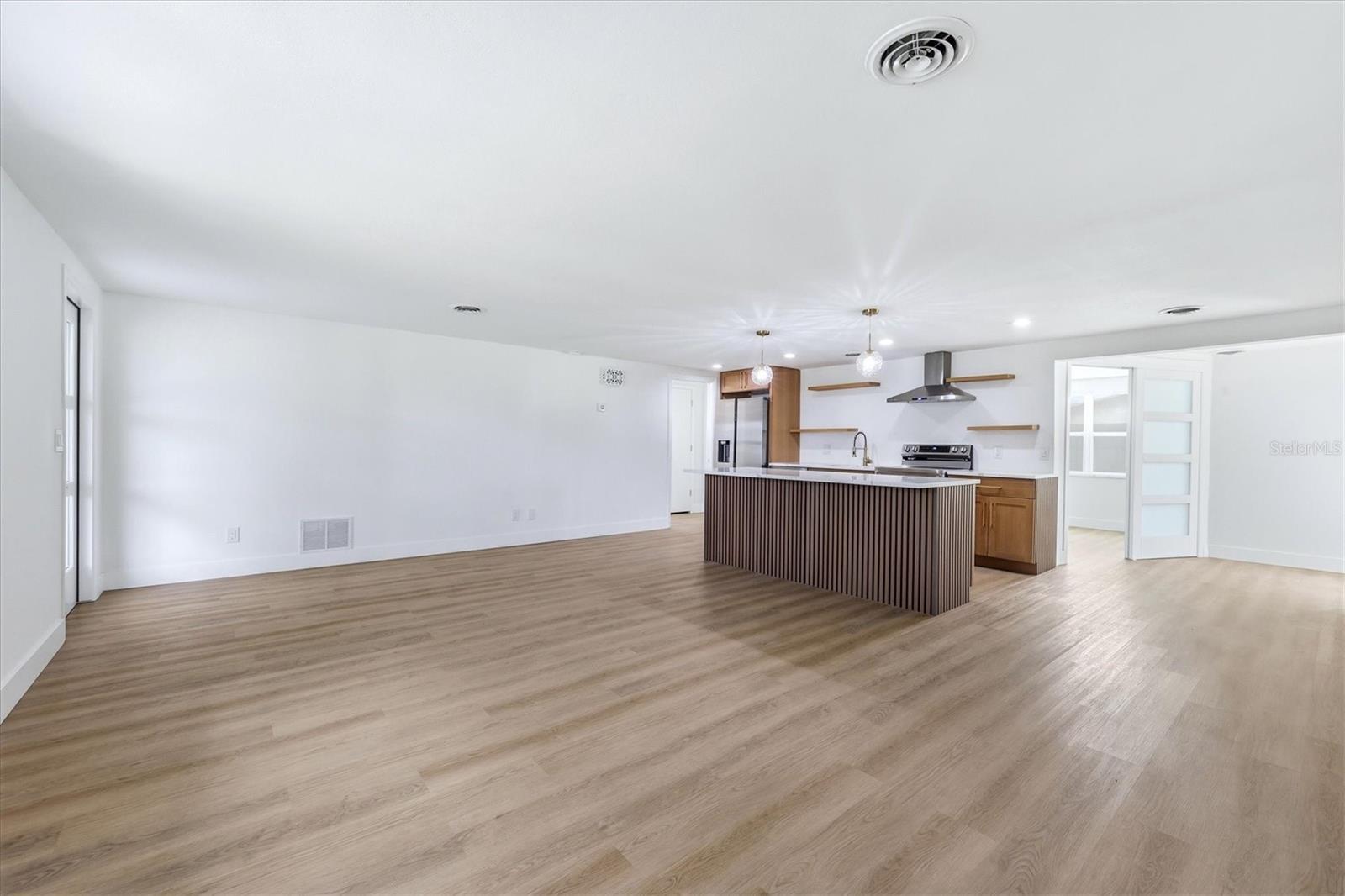 761 S VENICE BLVD, VENICE, FL, 34293